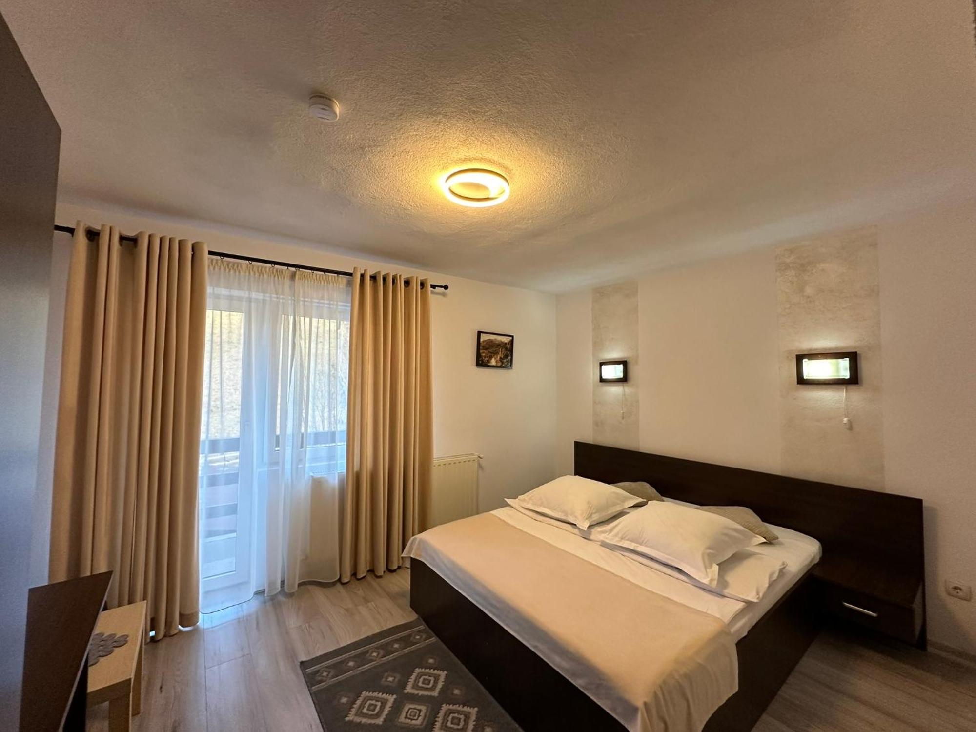 Casuta De Langa Izvor Hotel Moeciu De Sus Bagian luar foto