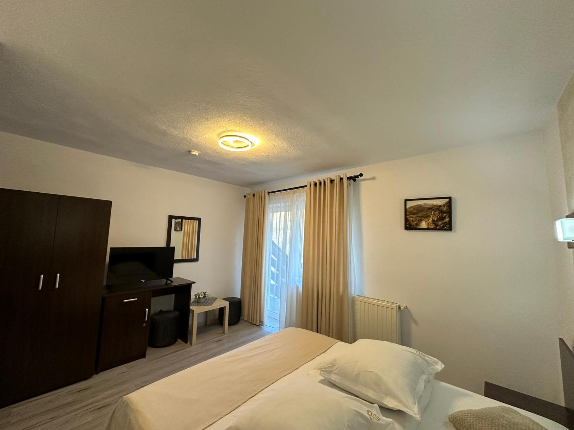 Casuta De Langa Izvor Hotel Moeciu De Sus Bagian luar foto